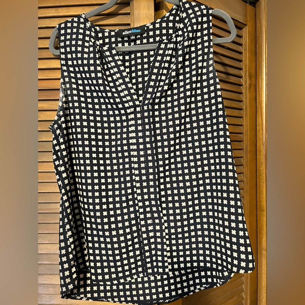 Alice Blue Ilda split neck blouse Size L